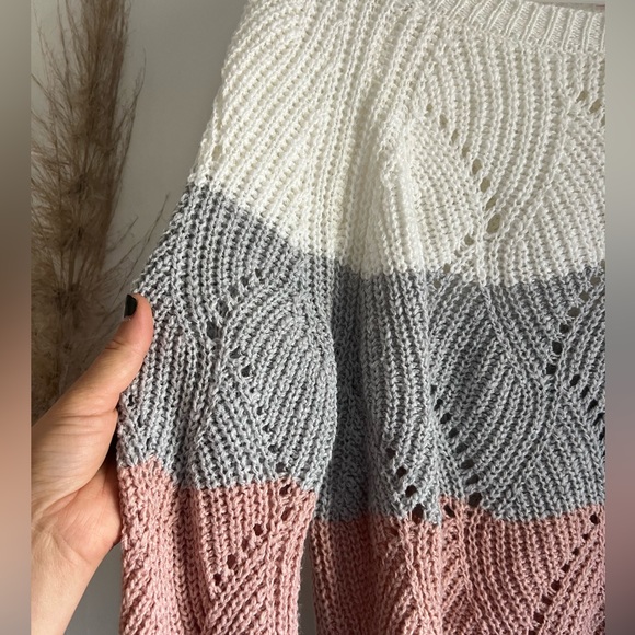 Women's Colorblock Drop Shoulder Knit Sweater - Picture 4 of 5